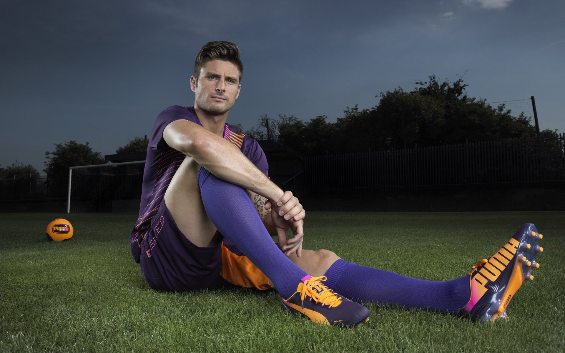 球队管理层推动运营国际化发展战略，球队管理者