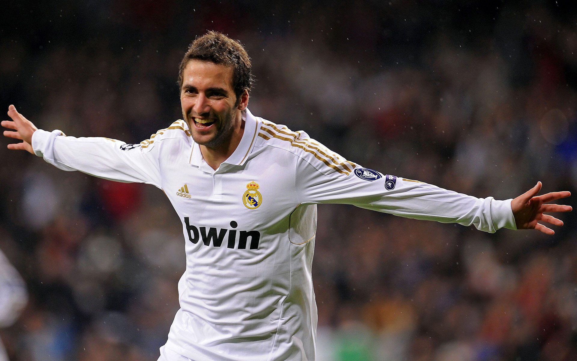 “马科斯·梅特罗的强硬风格,成为阿根廷美洲狮队的防守主力”